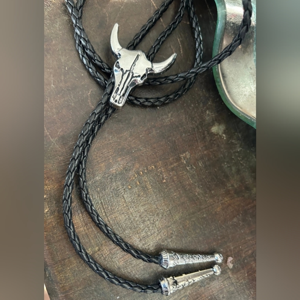 Western longhorn steer bull Skull bolo tie Choose From 4 Colors